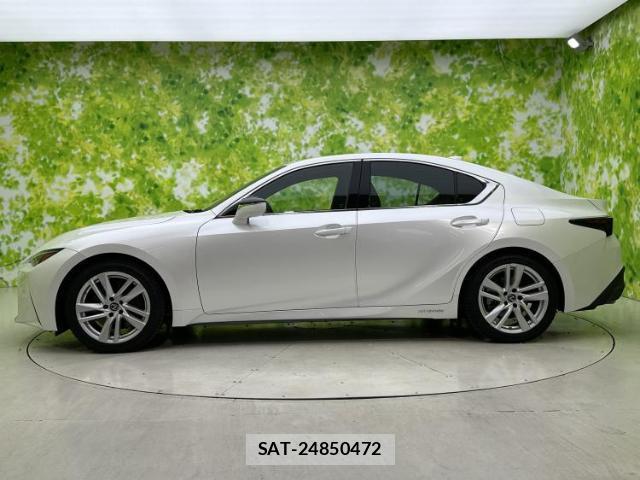 Lexus IS 2021-07 8220186-1