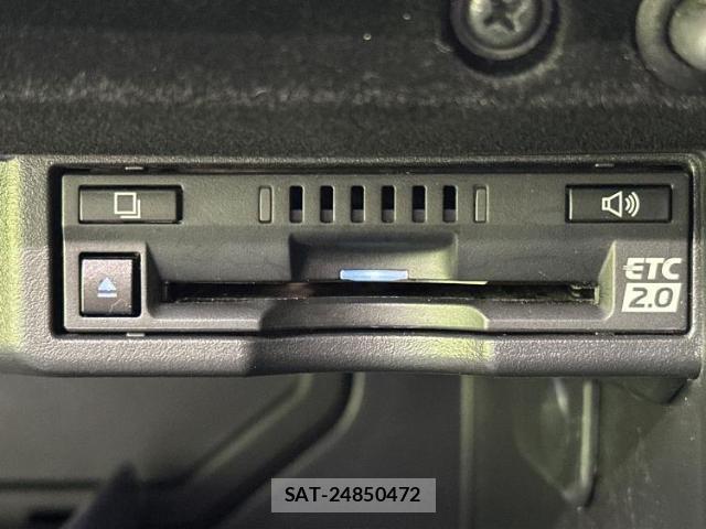 Lexus IS 2021-07 8220186-14