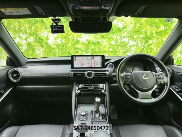 Lexus IS 2021-07 8220186-3