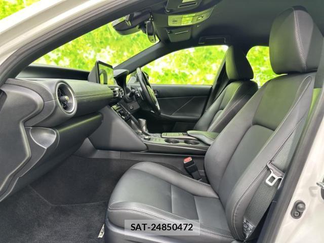 Lexus IS 2021-07 8220186-4