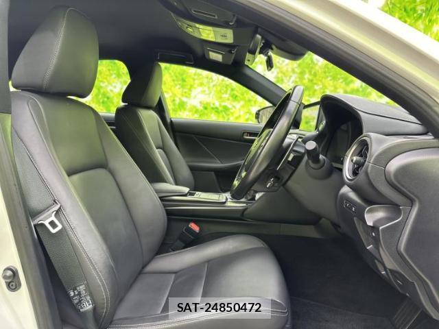 Lexus IS 2021-07 8220186-5