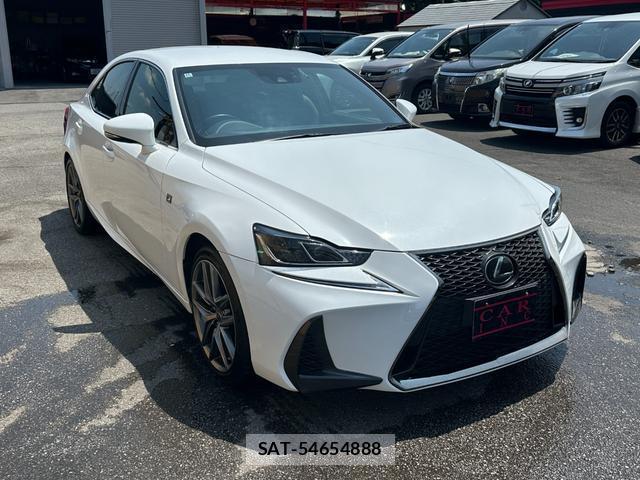 Lexus IS 2016-12 8220580-17