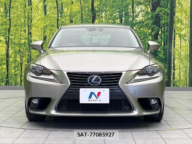 Lexus IS 2015-06 8221137-13