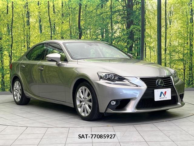 Lexus IS 2015-06 8221137-15