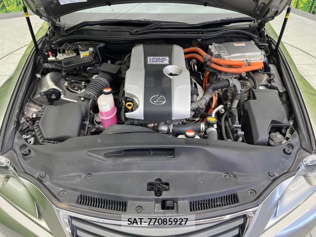 Lexus IS 2015-06 8221137-17