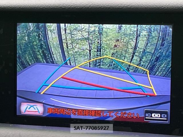 Lexus IS 2015-06 8221137-3
