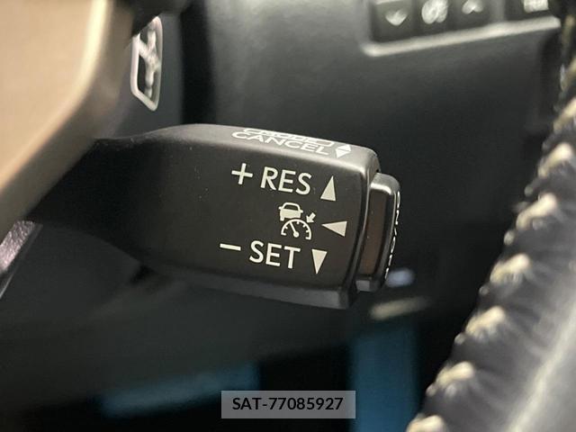 Lexus IS 2015-06 8221137-5