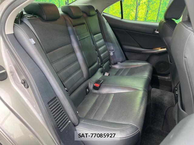 Lexus IS 2015-06 8221137-8