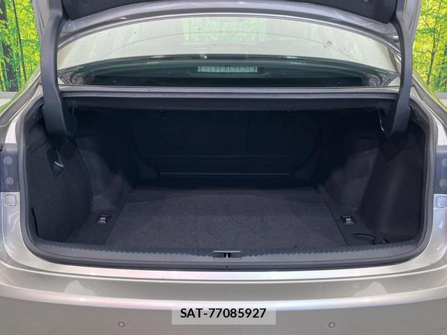 Lexus IS 2015-06 8221137-9