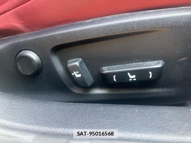 Lexus IS 2014-01 8221344-10