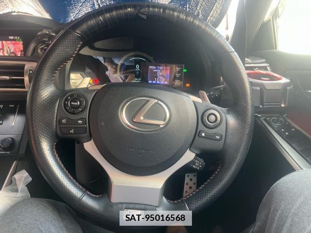 Lexus IS 2014-01 8221344-16