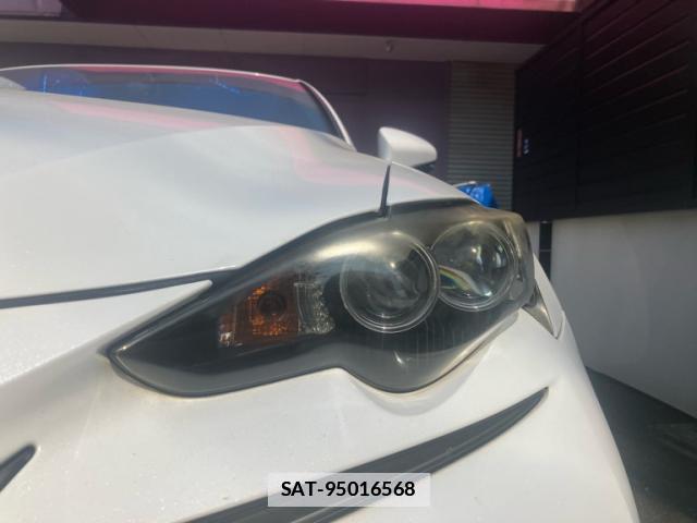 Lexus IS 2014-01 8221344-2