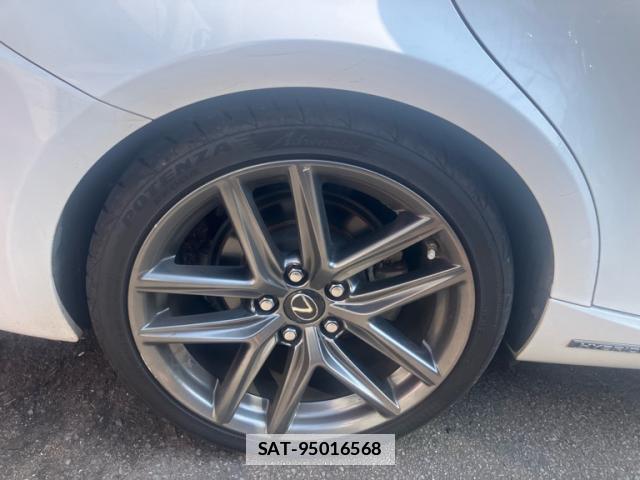 Lexus IS 2014-01 8221344-3