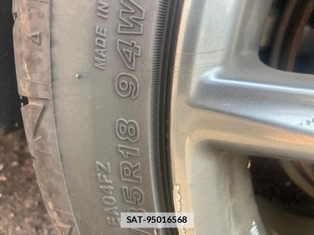 Lexus IS 2014-01 8221344-4