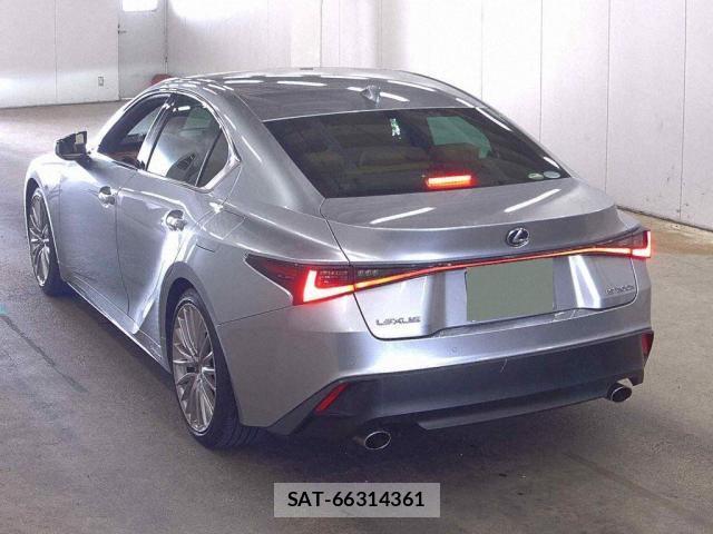 Lexus IS 2021-01 8221415-1