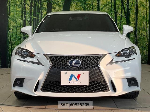 Lexus IS 2016-01 8221582-13