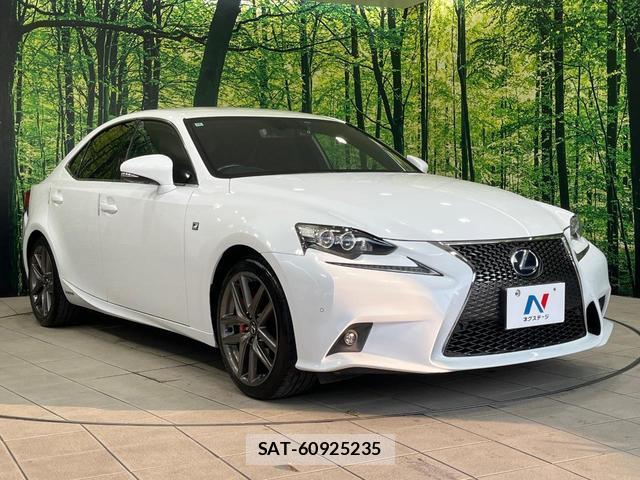 Lexus IS 2016-01 8221582-15