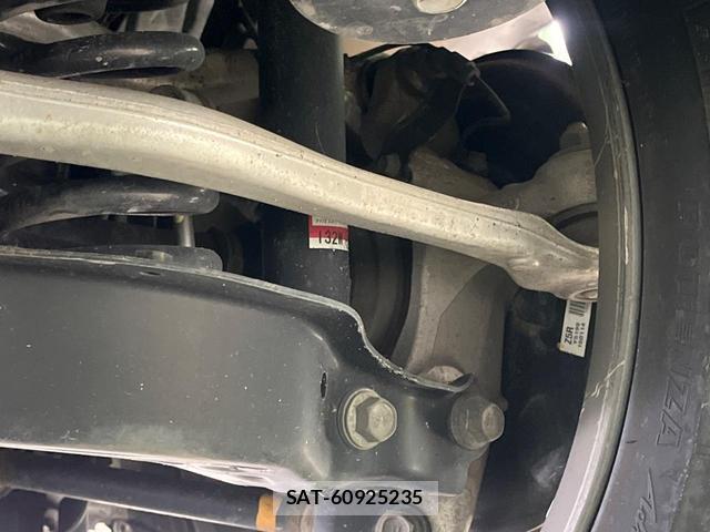Lexus IS 2016-01 8221582-19