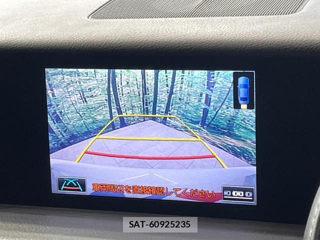 Lexus IS 2016-01 8221582-3