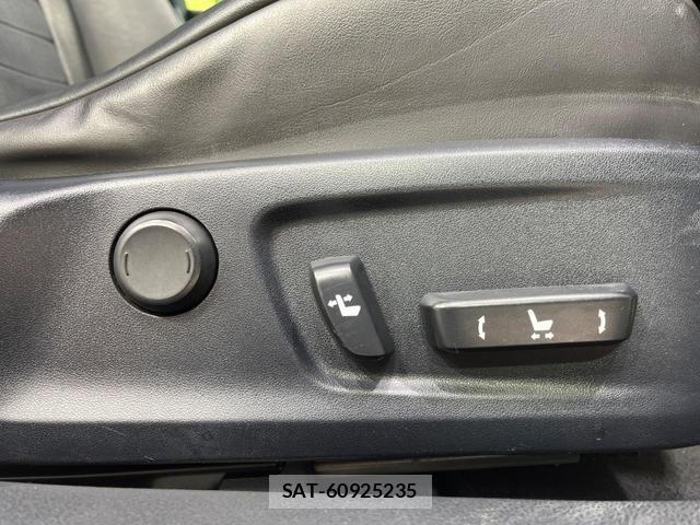 Lexus IS 2016-01 8221582-6