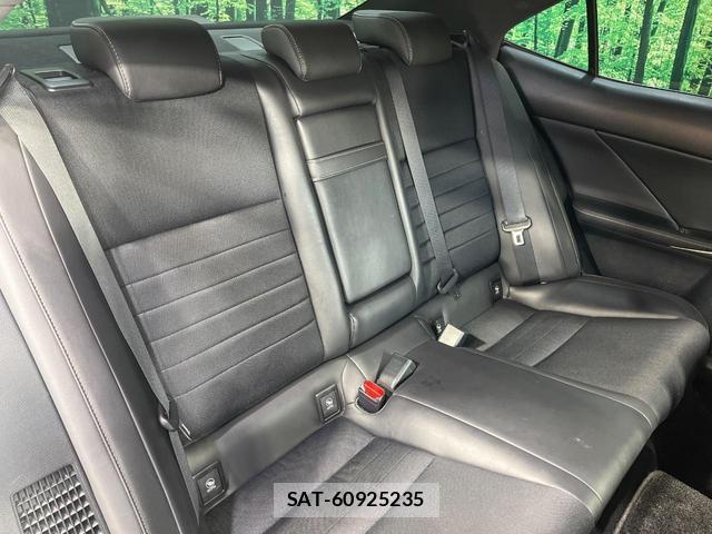 Lexus IS 2016-01 8221582-8