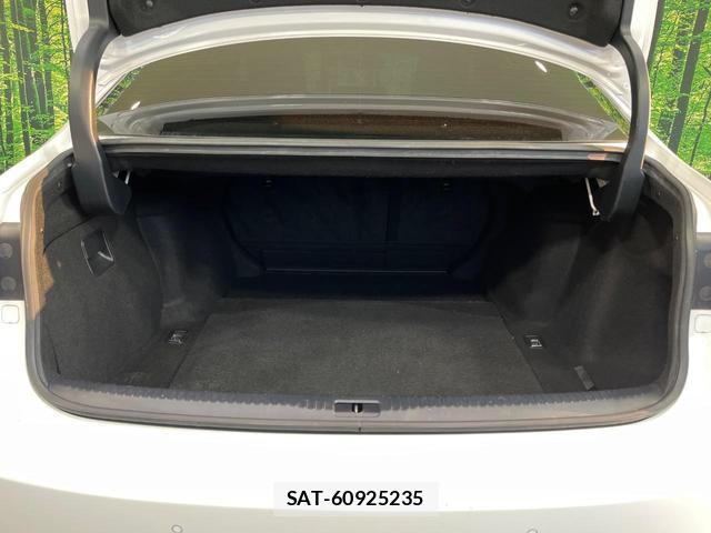 Lexus IS 2016-01 8221582-9