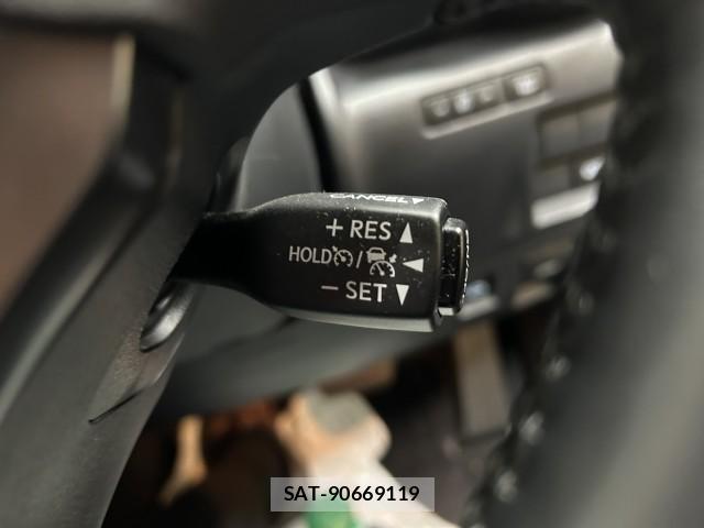 Lexus IS 2021-09 8222524-10