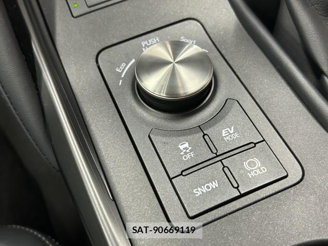 Lexus IS 2021-09 8222524-16