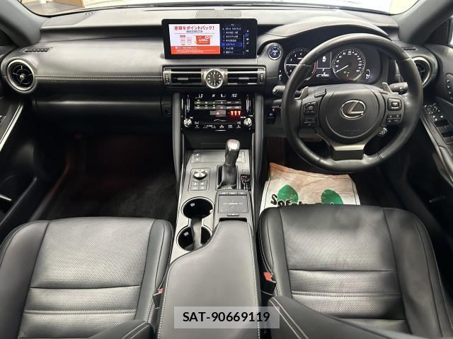 Lexus IS 2021-09 8222524-7