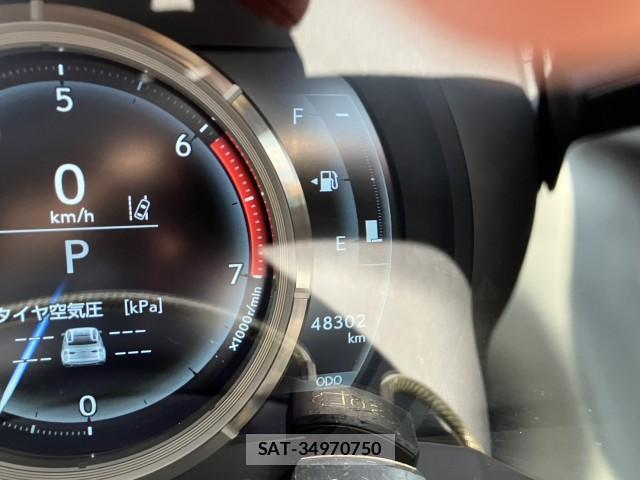Lexus IS 2018-01 8222793-10