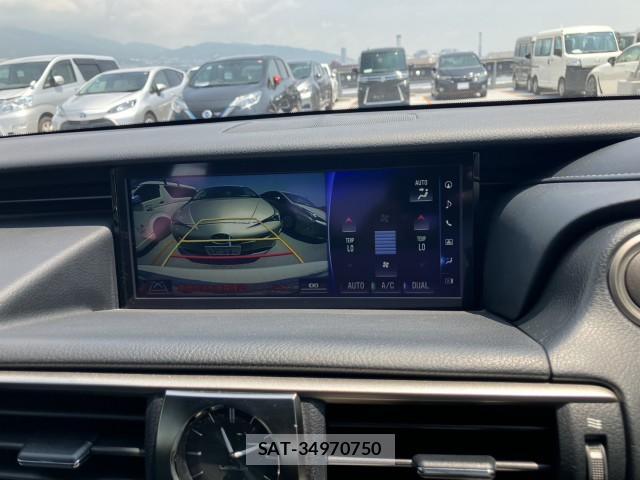 Lexus IS 2018-01 8222793-11