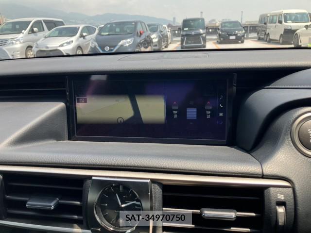 Lexus IS 2018-01 8222793-12