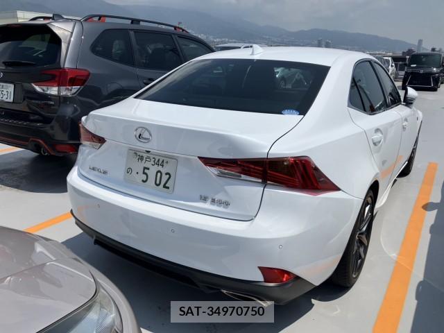 Lexus IS 2018-01 8222793-4
