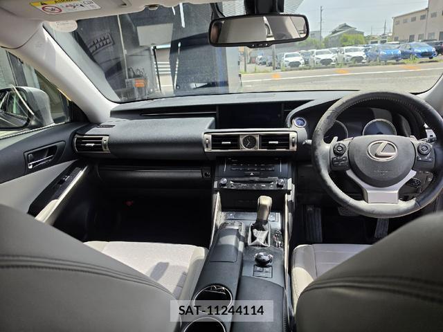 Lexus IS 2013-09 8222915-1