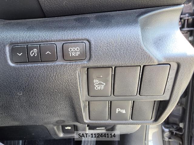 Lexus IS 2013-09 8222915-11