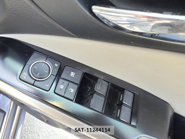 Lexus IS 2013-09 8222915-12