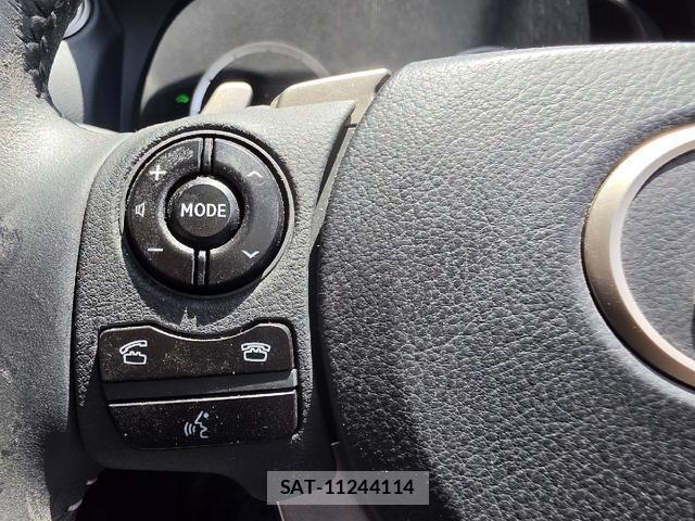 Lexus IS 2013-09 8222915-15