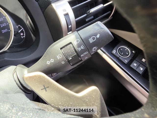 Lexus IS 2013-09 8222915-17
