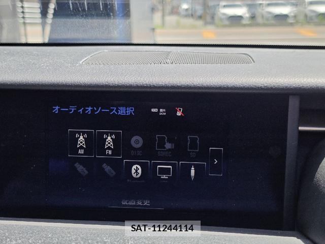 Lexus IS 2013-09 8222915-19