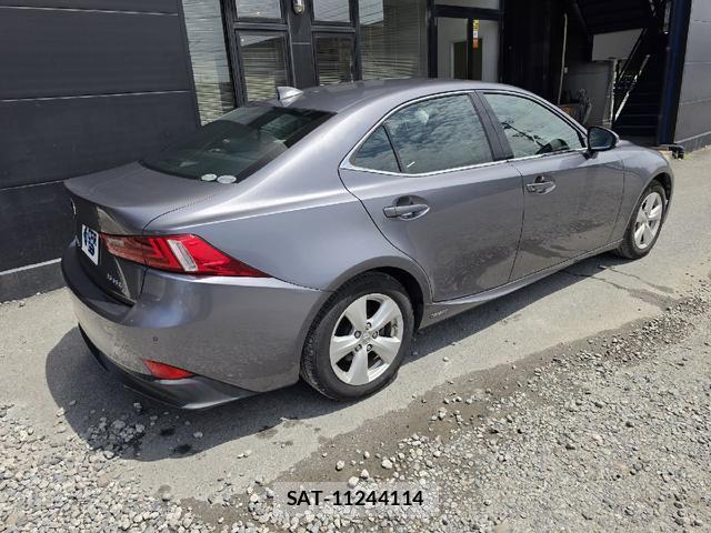 Lexus IS 2013-09 8222915-4
