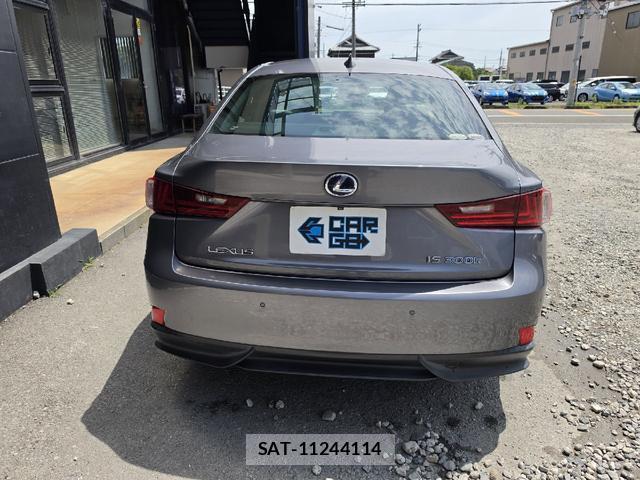 Lexus IS 2013-09 8222915-5