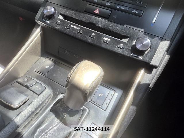 Lexus IS 2013-09 8222915-9