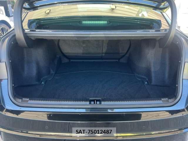 Lexus IS 2022-10 8223191-16