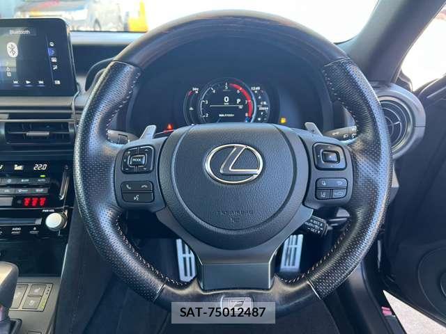 Lexus IS 2022-10 8223191-9