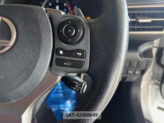 Lexus IS 2015-08 8223620-14