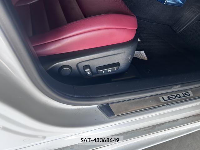 Lexus IS 2015-08 8223620-15