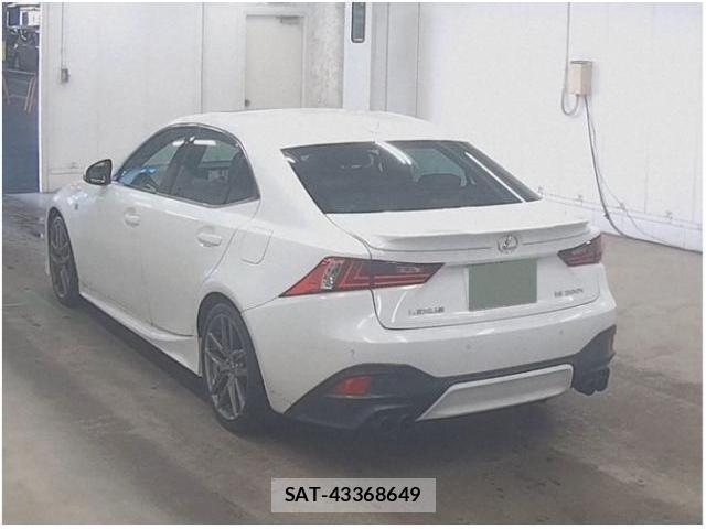 Lexus IS 2015-08 8223620-4