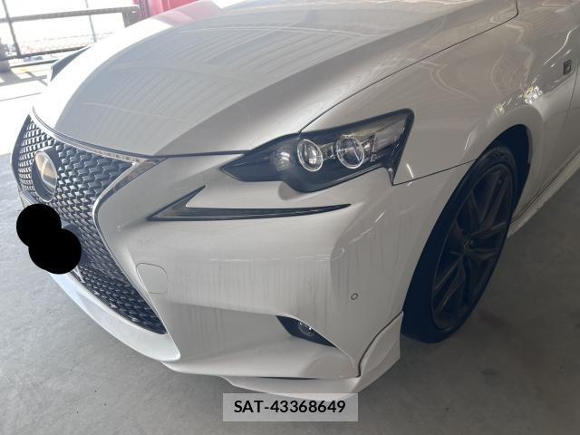 Lexus IS 2015-08 8223620-7