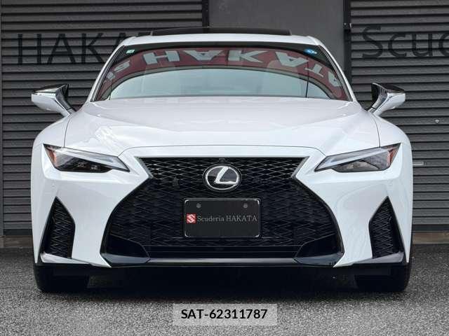 Lexus IS 2026-04 8224314-1