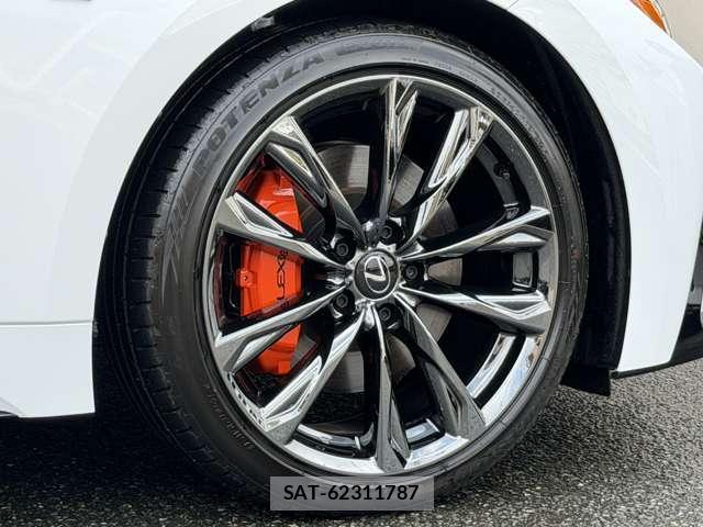 Lexus IS 2026-04 8224314-10